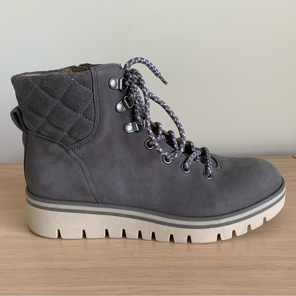 Caslon Henley Leather Water Resistant Lace Up Grey Quilted Ankle Lug Sole Bootie - Picture 13 of 16